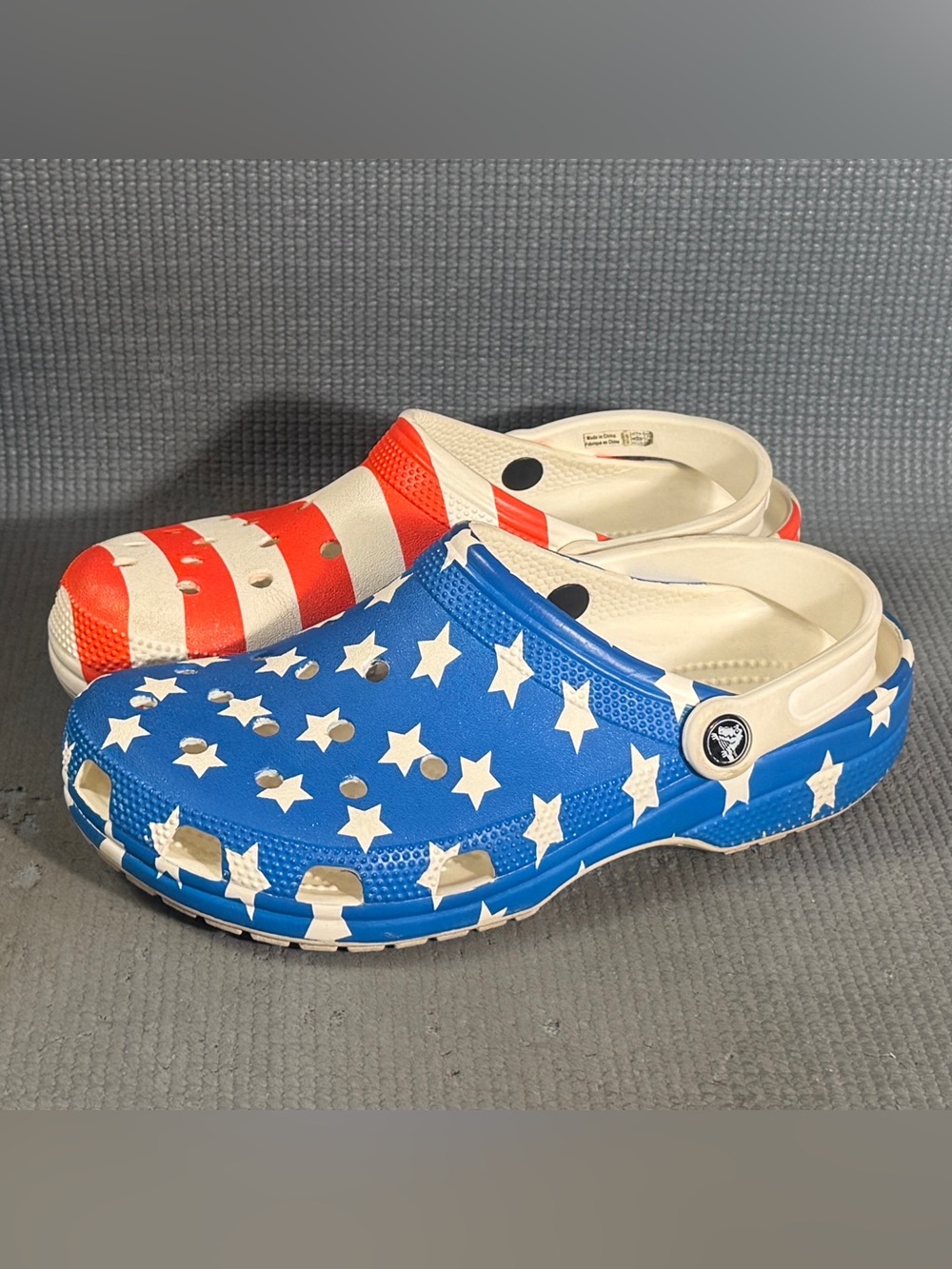 CROCS‎ Classic Clogs USA Red White Blue Slip On Shoes Men Sz 7 Women’s Size 9